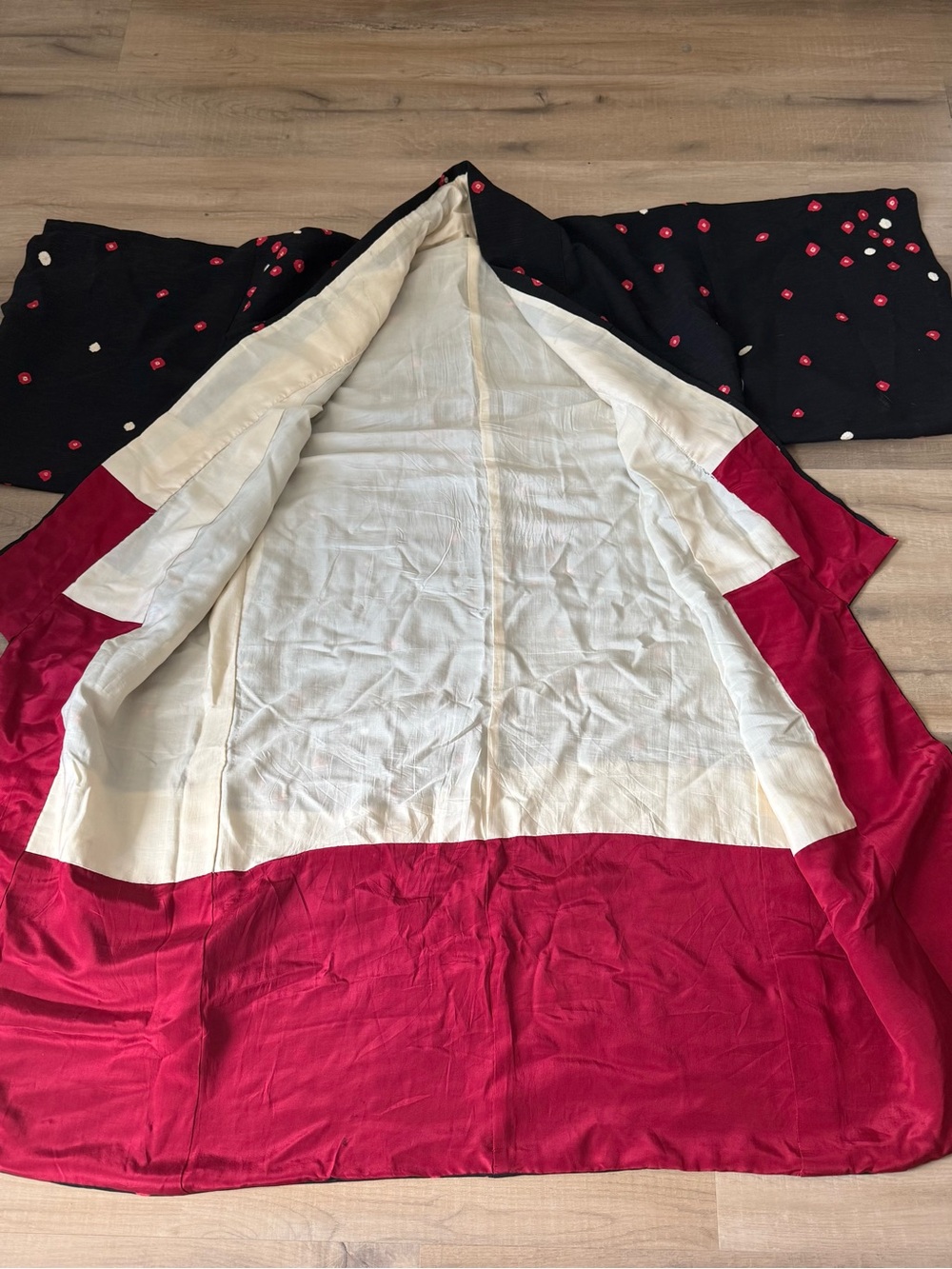 Authentic Vintage Japanese Black & Red Tsumugi Silk Shibori Kimono Robe Jacket - Picture 3 of 4